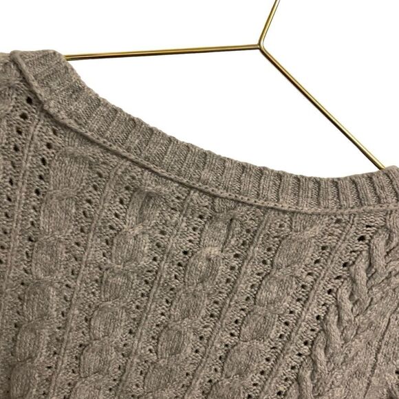American Eagle Grey Cropped V Neck Cable Knit Sweater XS NWT - Picture 7 of 8